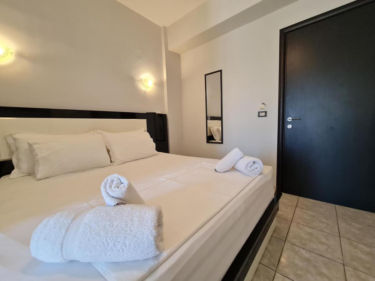 Hotel Ardiani Ксаміл Екстер'єр фото